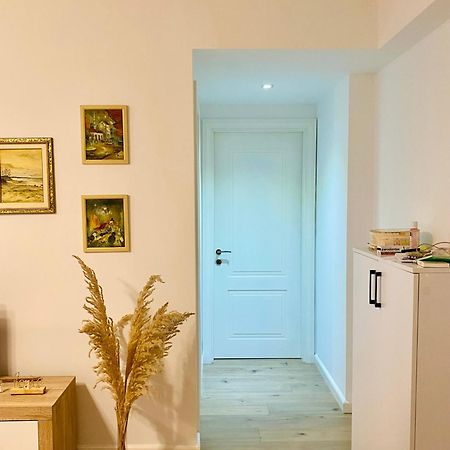 Jolie Center Apartment Тирана Экстерьер фото